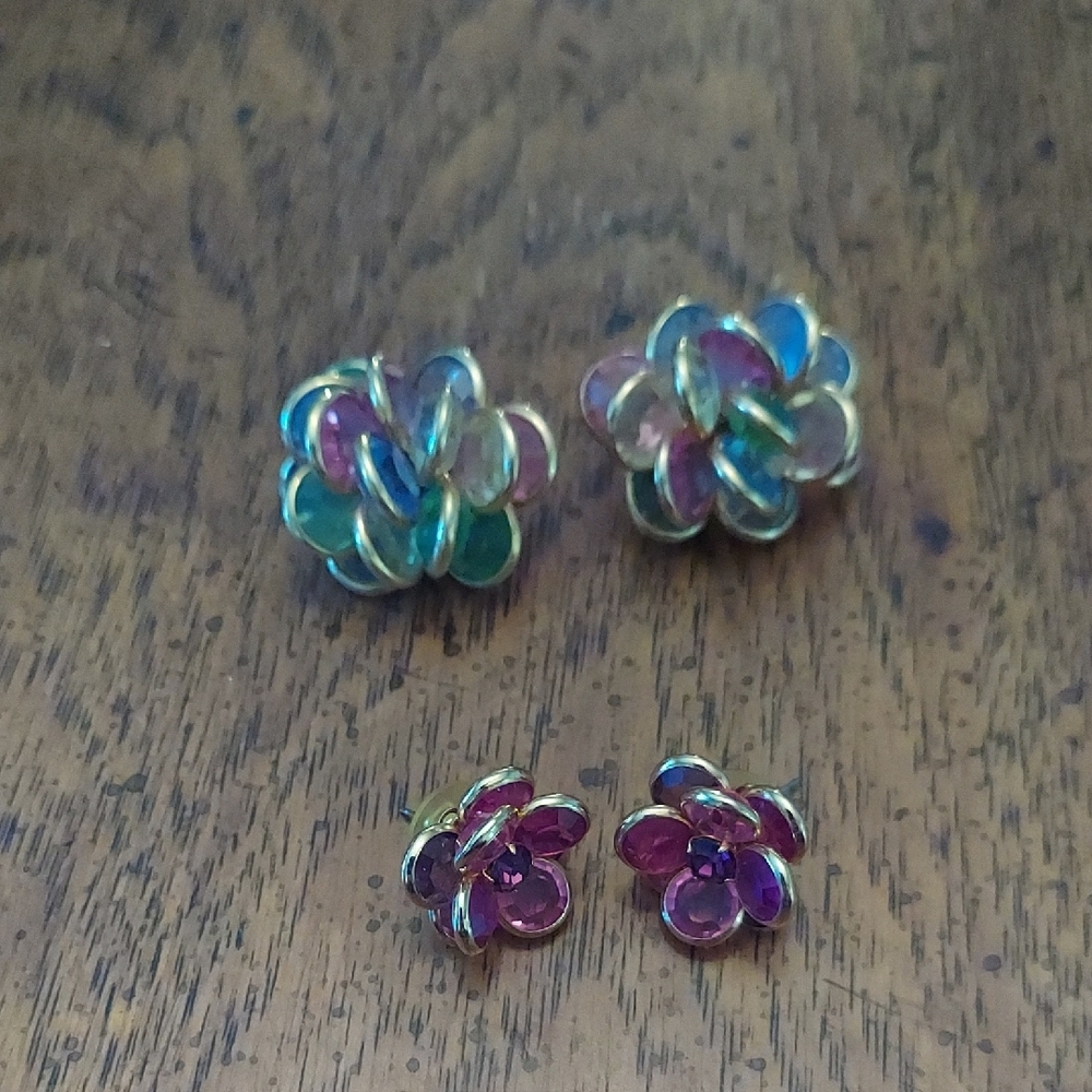 Vintage JewelryEarrings Stud/Clip gold tone pink blue green flowers 3D circa Mod
